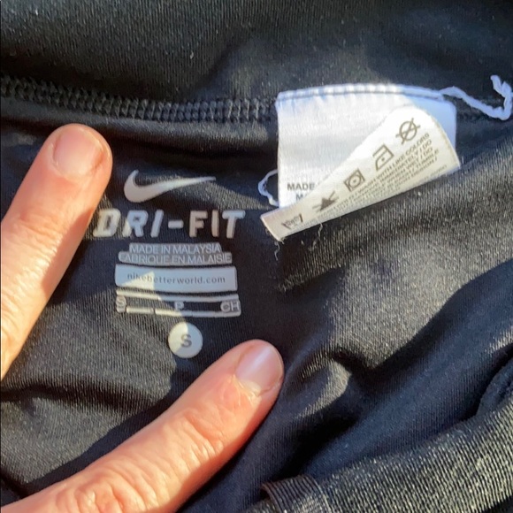 Nike shorts small - Picture 3 of 4